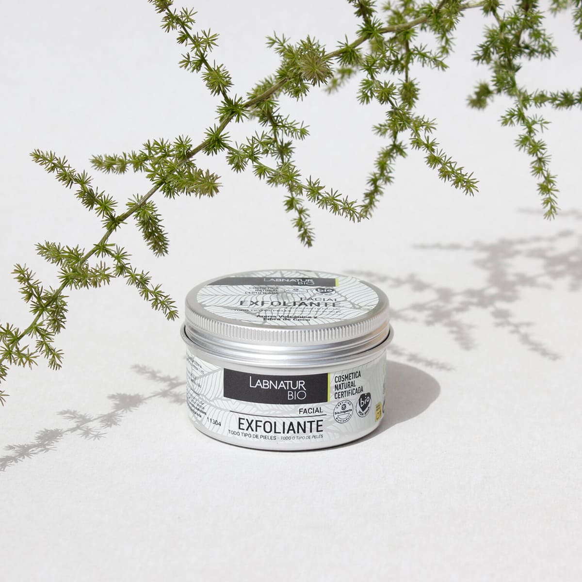 LABNATUR BIO Exfoliant visage au sable volcanique et fibres de coco Certifié naturel & bio 100 mL